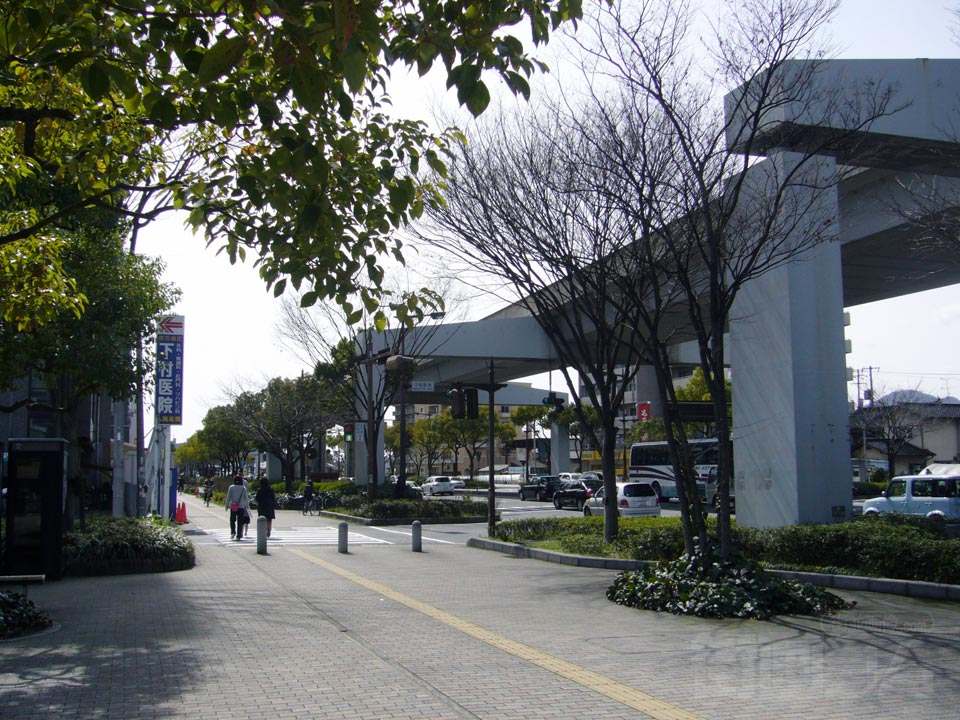 アストラムライン中筋駅前