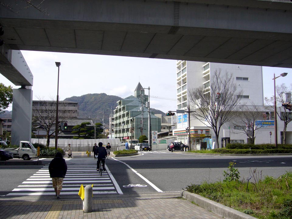中筋駅前交差点