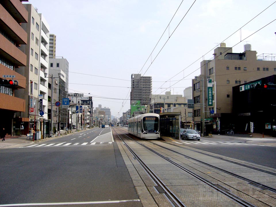 鷹野橋東交差点
