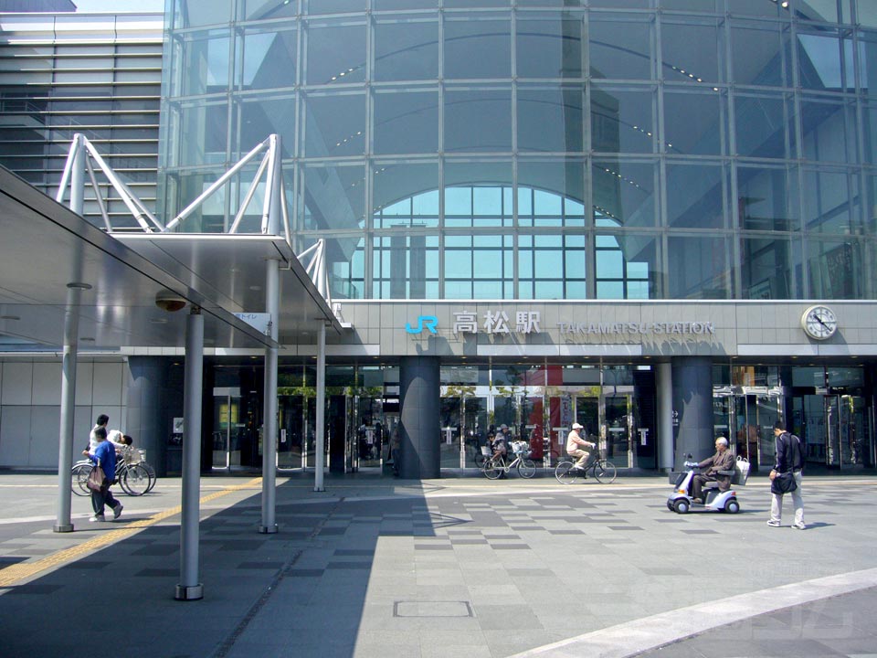 JR高松駅正面口