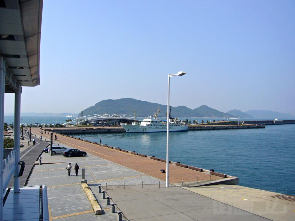 高松港ハーバープロムナード