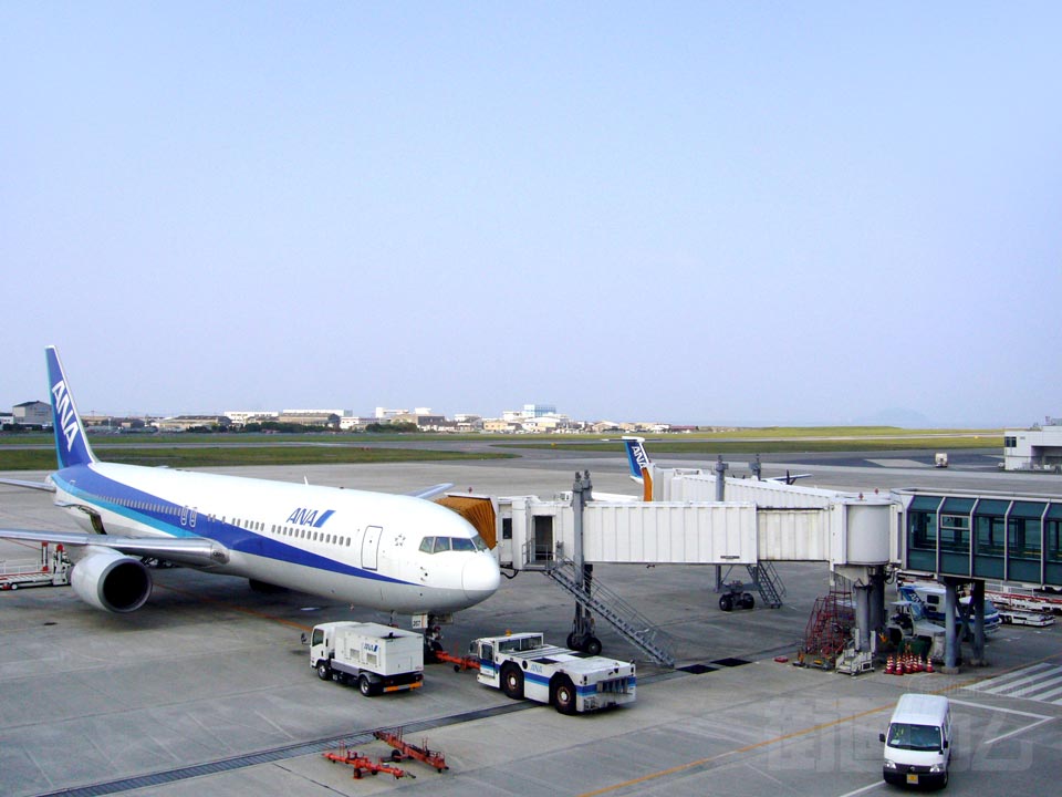 松山空港滑走路写真画像