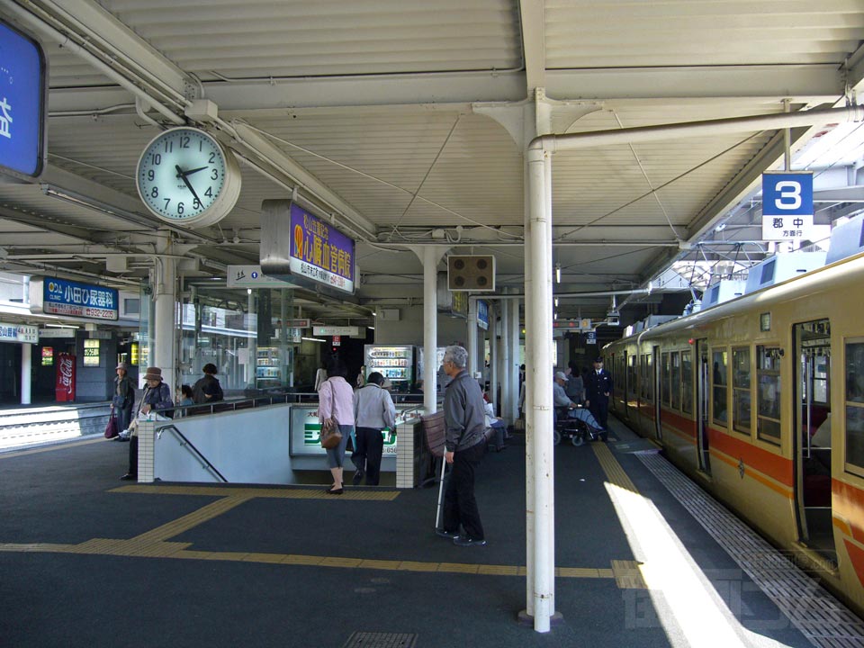 伊予鉄松山市駅ホーム