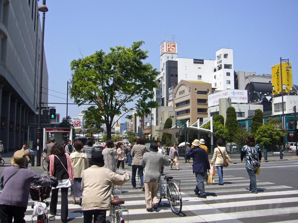 伊予鉄松山市駅北口前