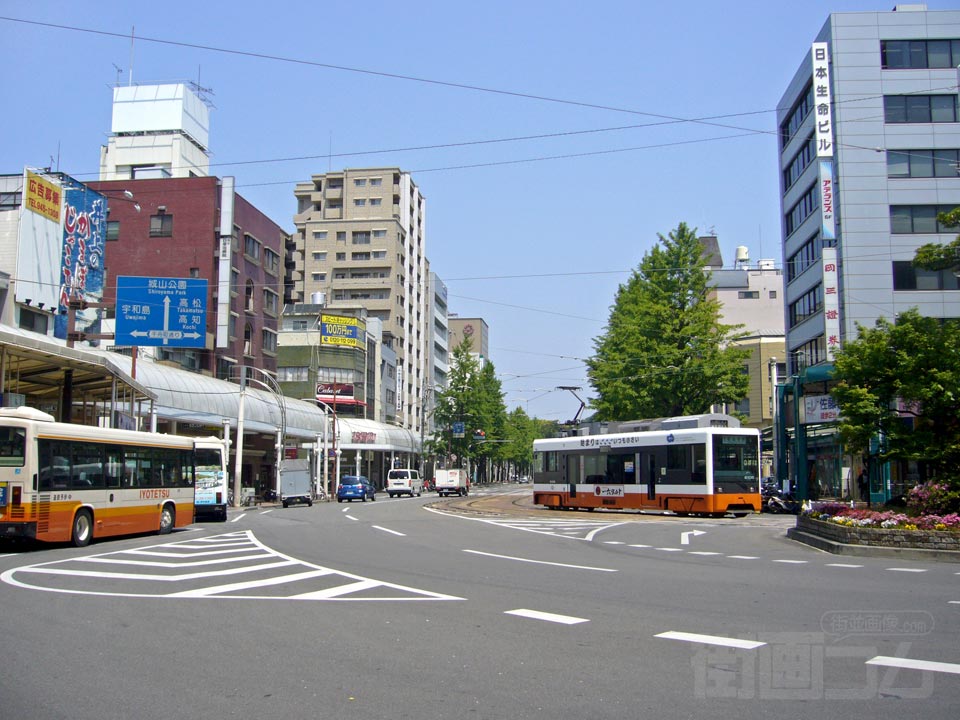 伊予鉄松山市駅北口前