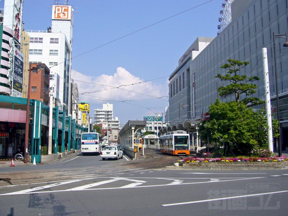 伊予鉄松山市駅北口前
