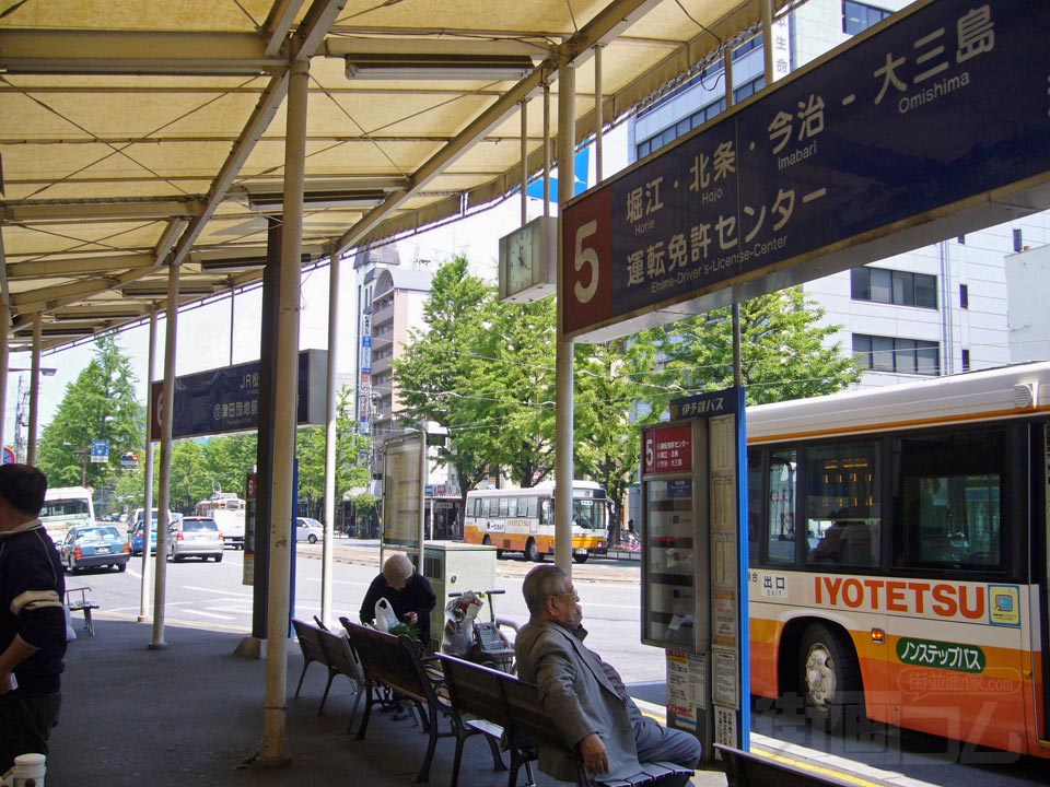 松山市駅前バス停