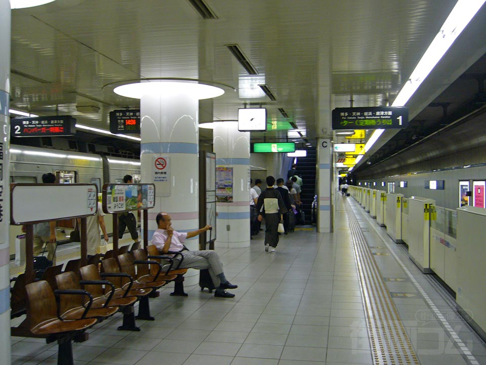 福岡市営地下鉄福岡空港駅ホーム
