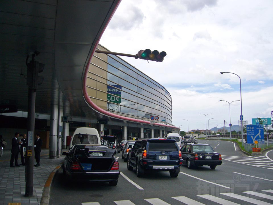 福岡空港前