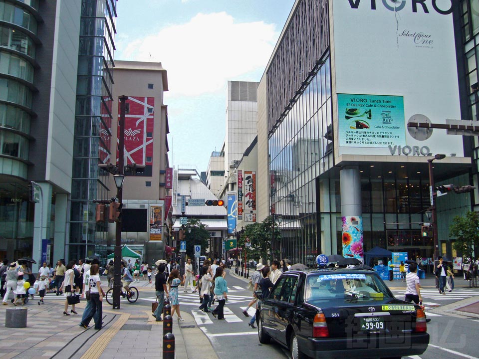 きらめき通り中央交差点