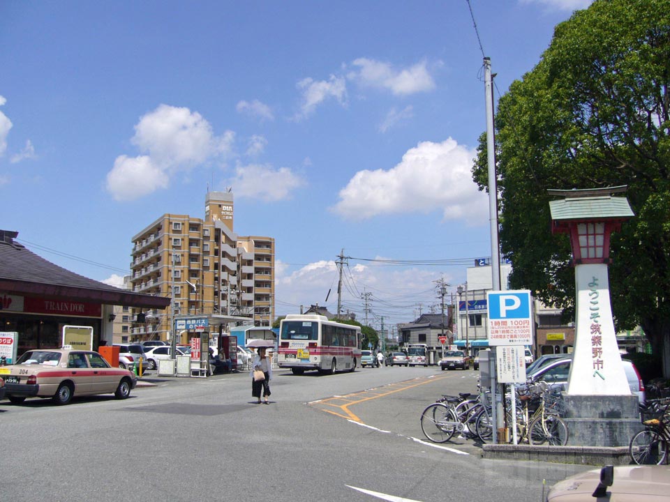 JR二日市駅前