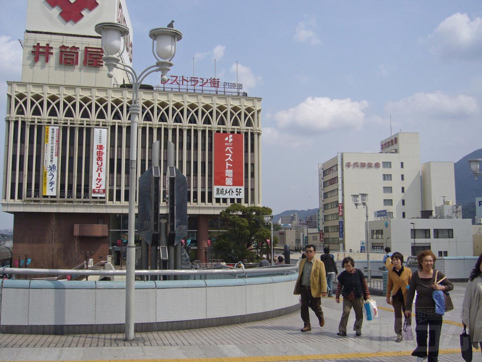 JR黒崎駅前