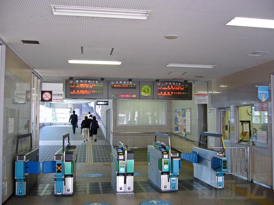 西鉄二日市駅東口写真画像