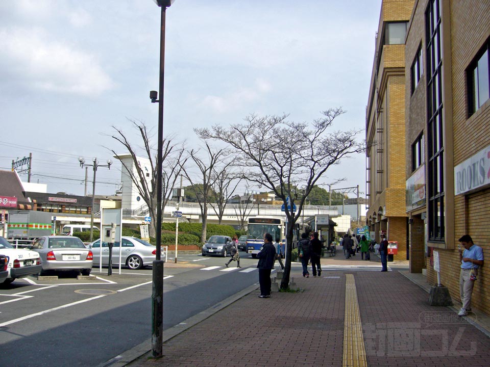 JR折尾駅東口前写真画像