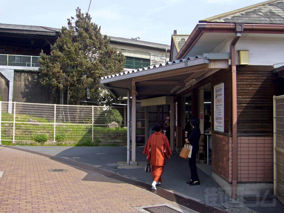 JR折尾駅西口前写真画像