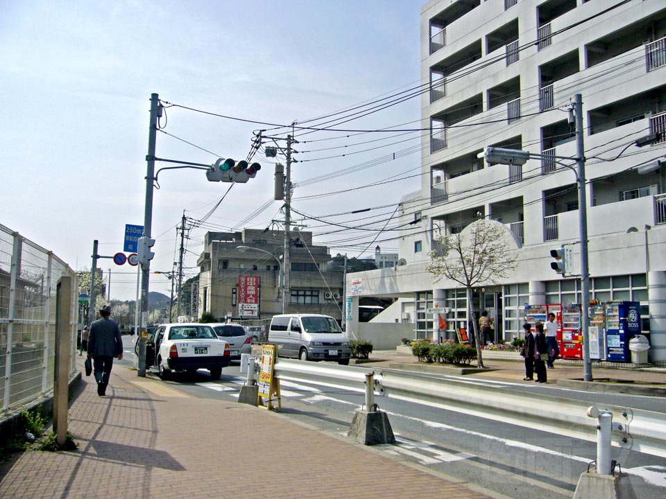 JR折尾駅西口前写真画像