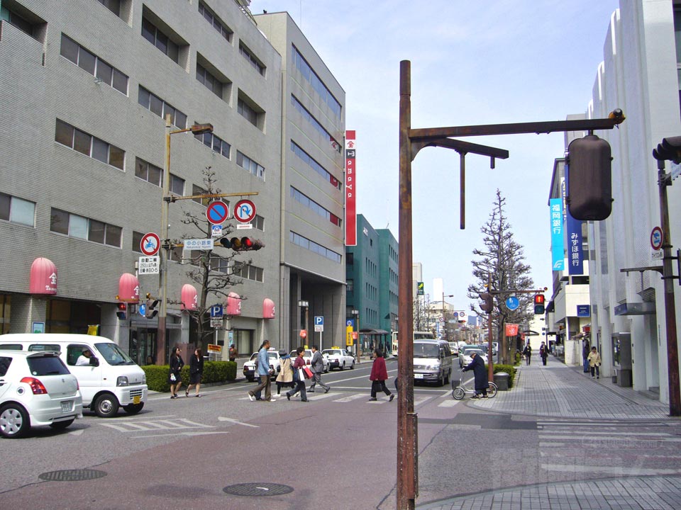 中の小路東交差点