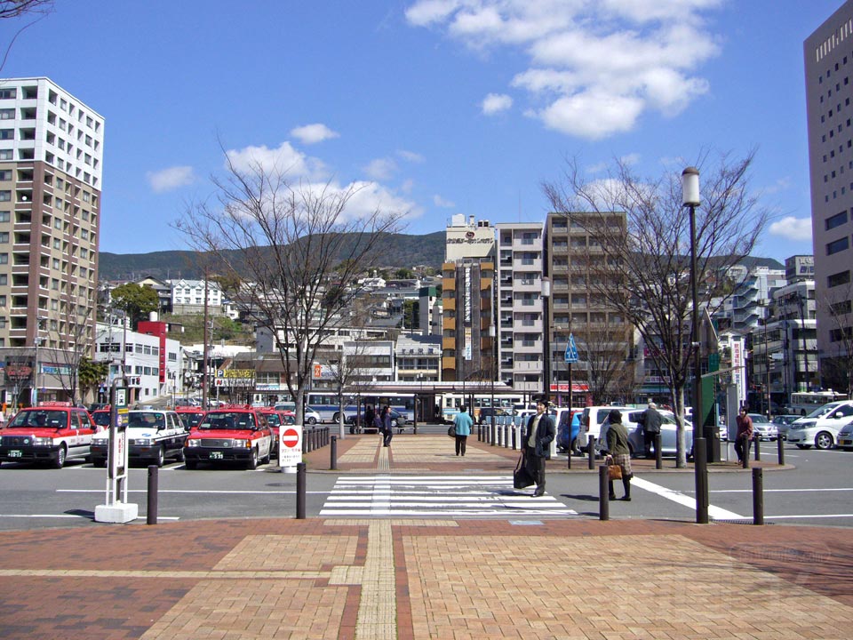 JR・MR佐世保駅前