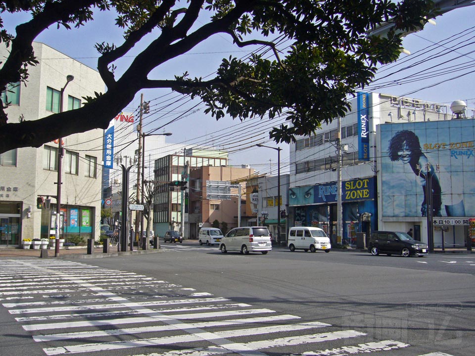 鶴崎駅入口交差点