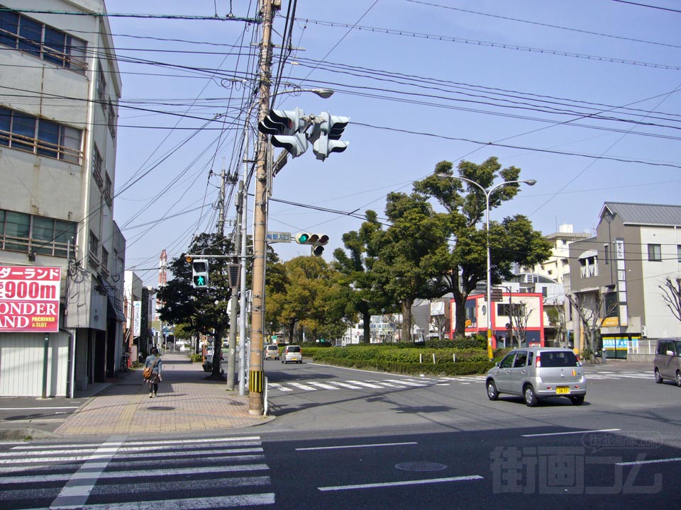 鶴崎駅入口交差点