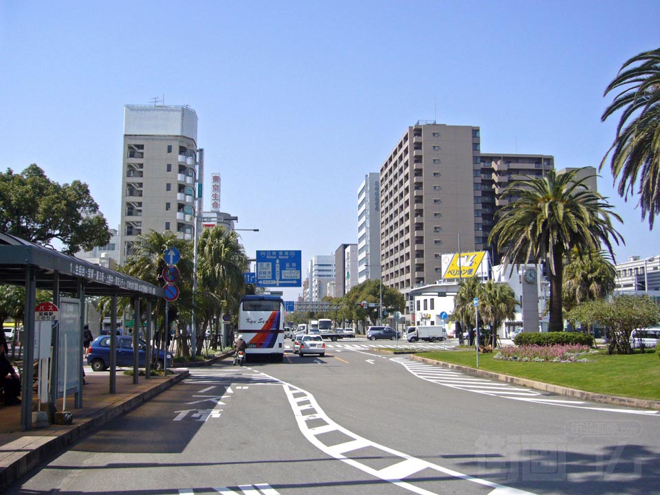 JR宮崎駅西口前