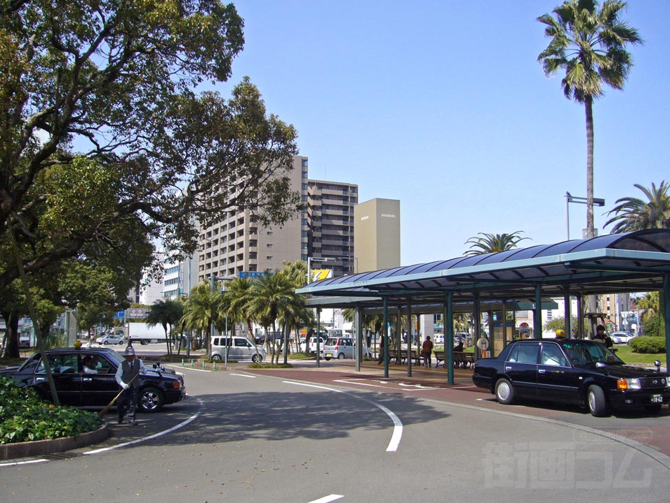 JR宮崎駅西口前