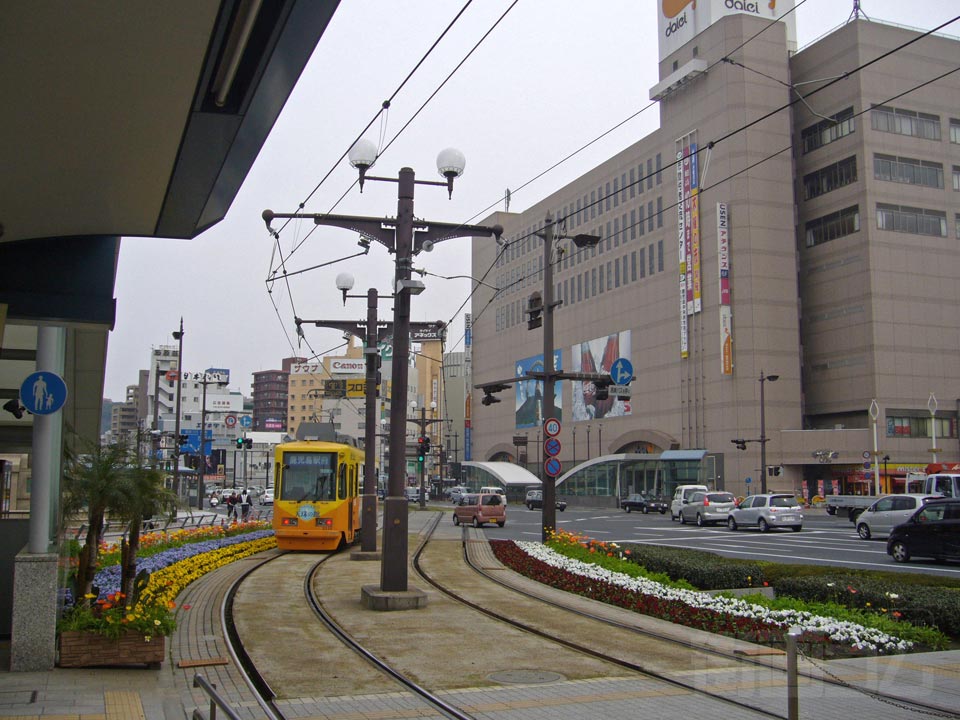 鹿児島市電鹿児島中央駅前電停前