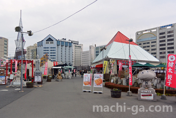 駅前イベント広場にも「宇都宮餃子」