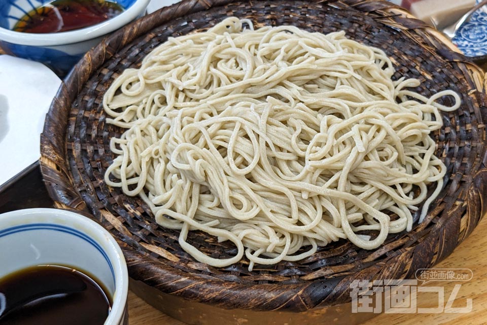 深大寺で1,2を争う人気店、深大寺そば「湧水」