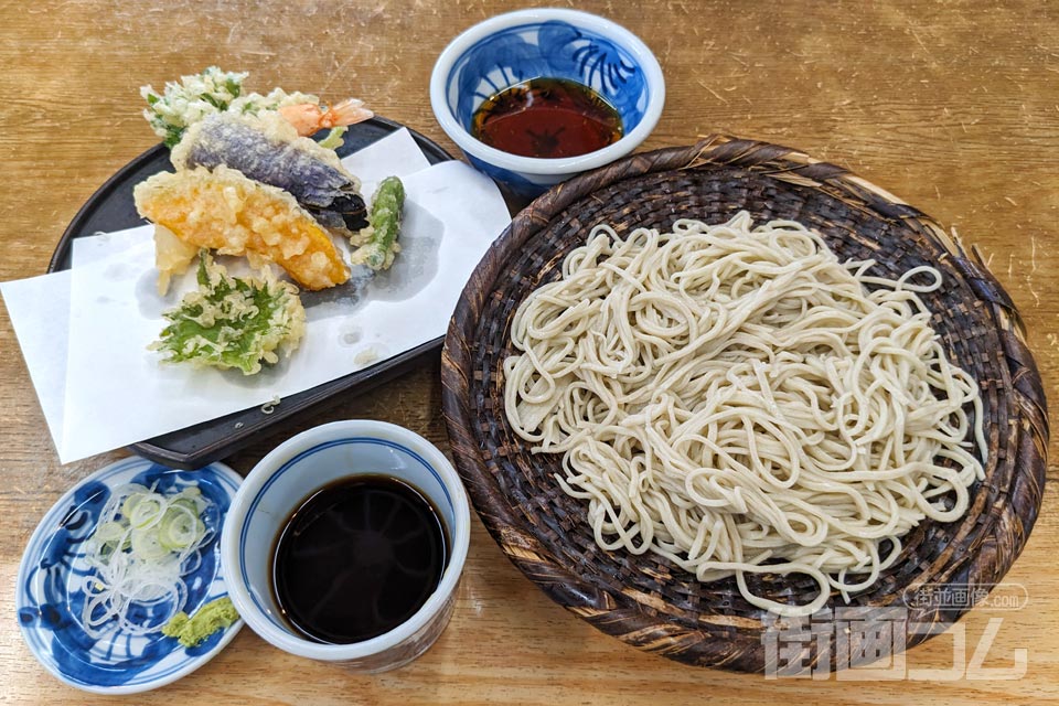 そば処湧水「湧水天もり」