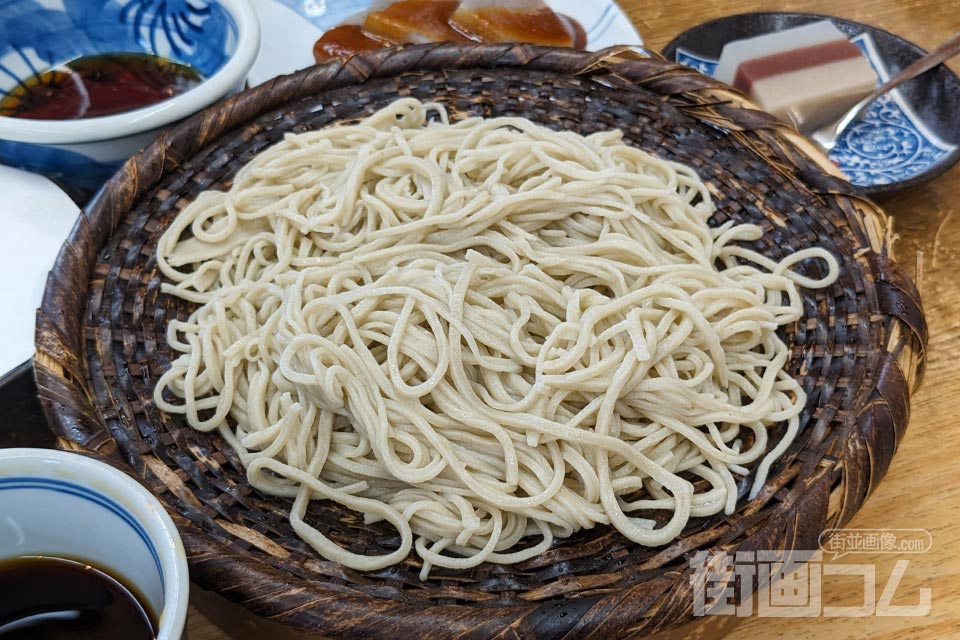 そば処湧水「湧水天もり」