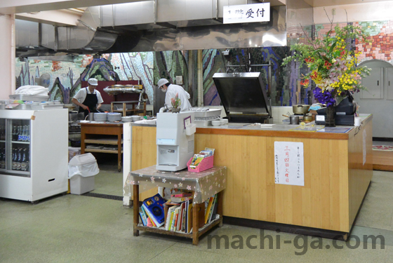 「ホワイト餃子 野田本店」で餃子を注文