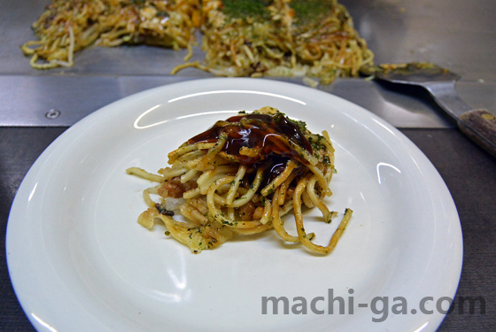 八昌本店のお好み焼き取り皿