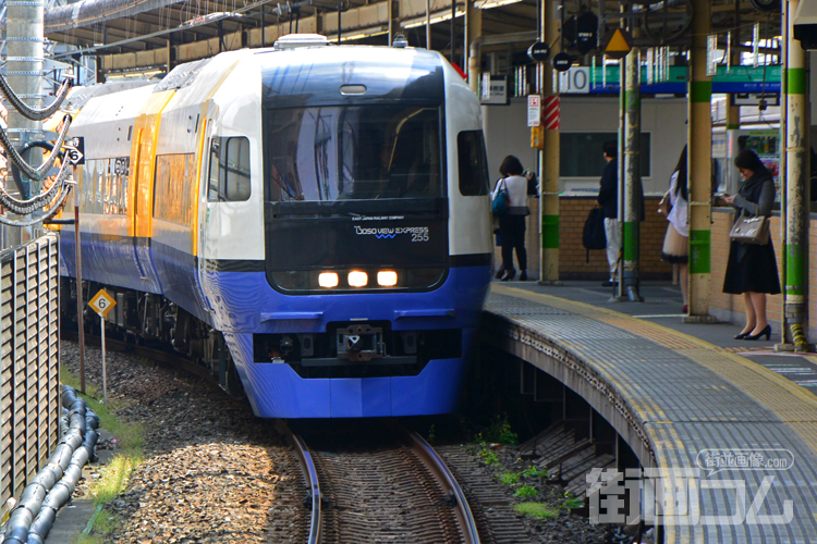 総武線の特急列車