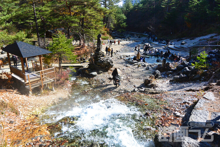 西の河原公園 足湯