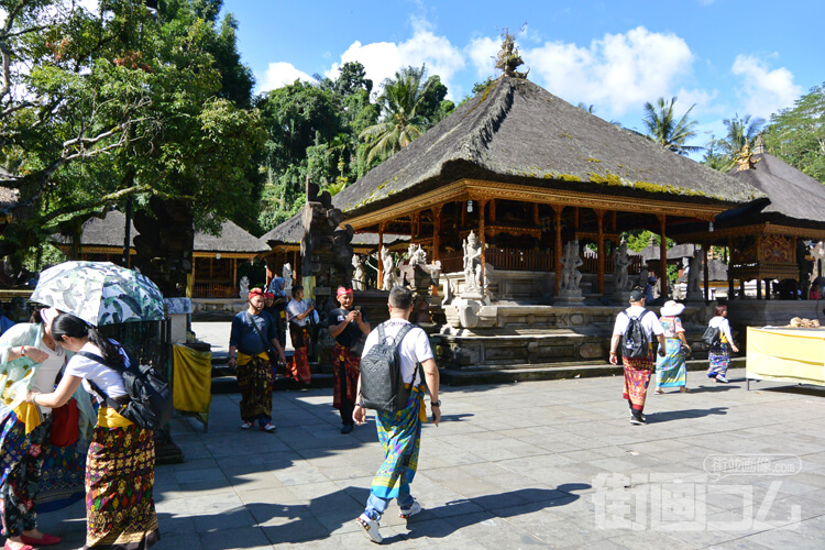 ティルタ・ウンプル寺院エリア