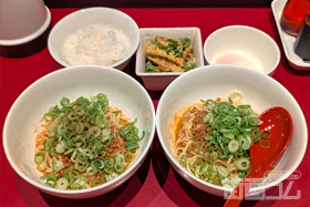 広島駅で汁なし担々麺!「くにまつ+武蔵坊」で名店の味を食べ比べ