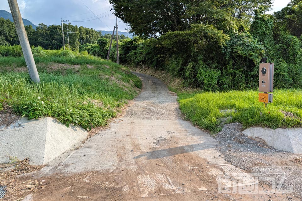 少しわかりにくい?お店への道のり