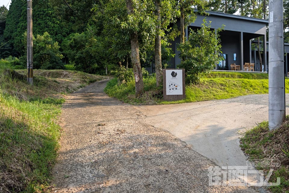 少しわかりにくい?お店への道のり