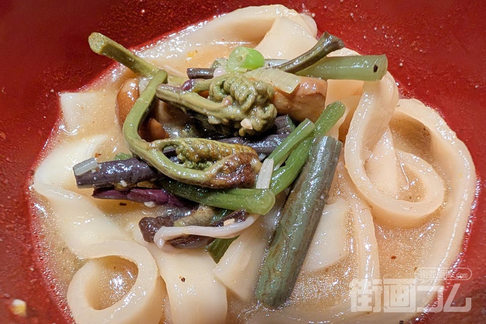 完熟屋本店「豚肉ほうとう天ぷらセット」