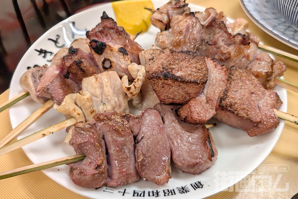 新橋やきとん「まこちゃん本店」!タレも塩もウマい定番盛合せメニュー