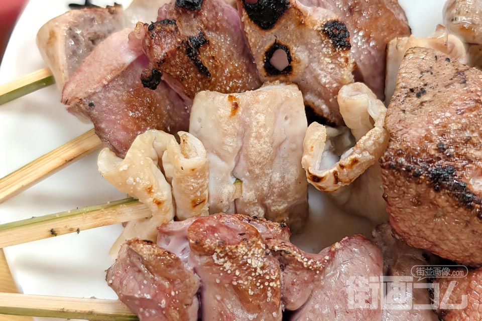 まこちゃん本店「やきとん:シロ(テッポー・腸)」