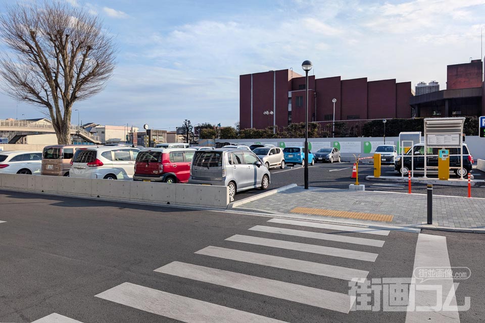 さくら市役所卯の里庁舎の駐車場