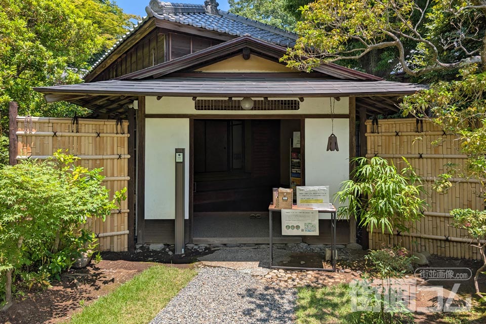 皆春荘主屋玄関