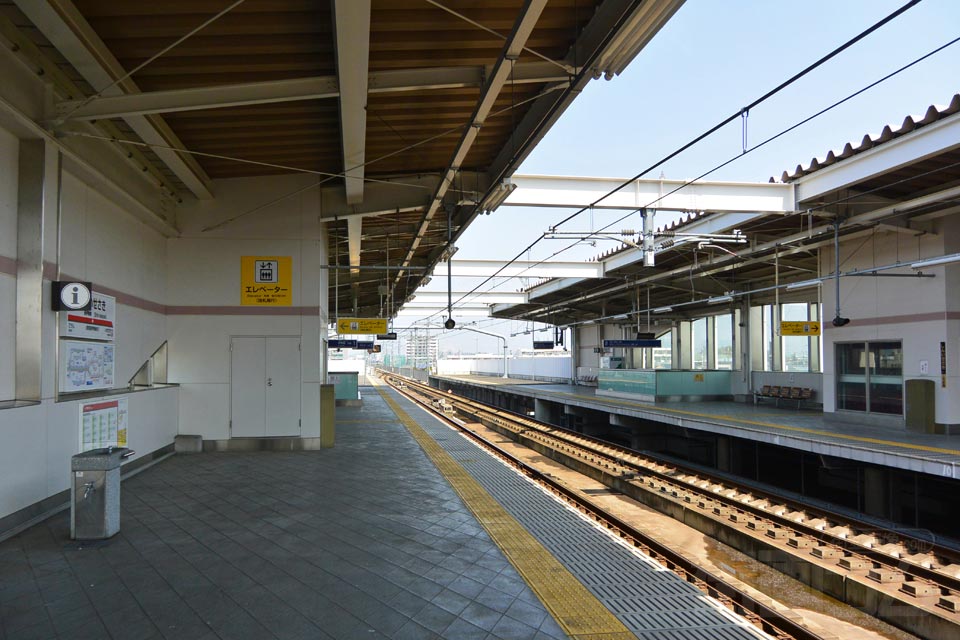 東武新伊勢崎駅ホーム(東武伊勢崎線)