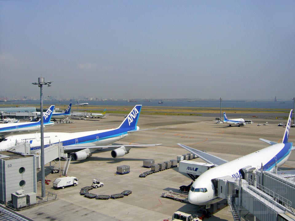 東京国際空港(羽田空港)第2ターミナルビル滑走路