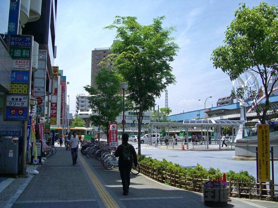 東京メトロ葛西駅中央口南側