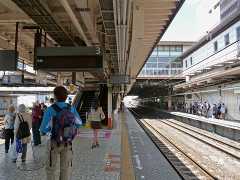 JR八王子駅ホーム(JR中央線)写真画像