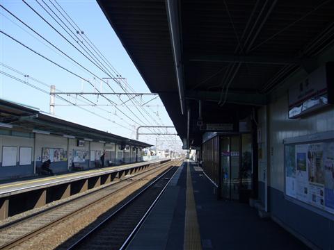 京王南平駅ホーム(京王線)写真画像