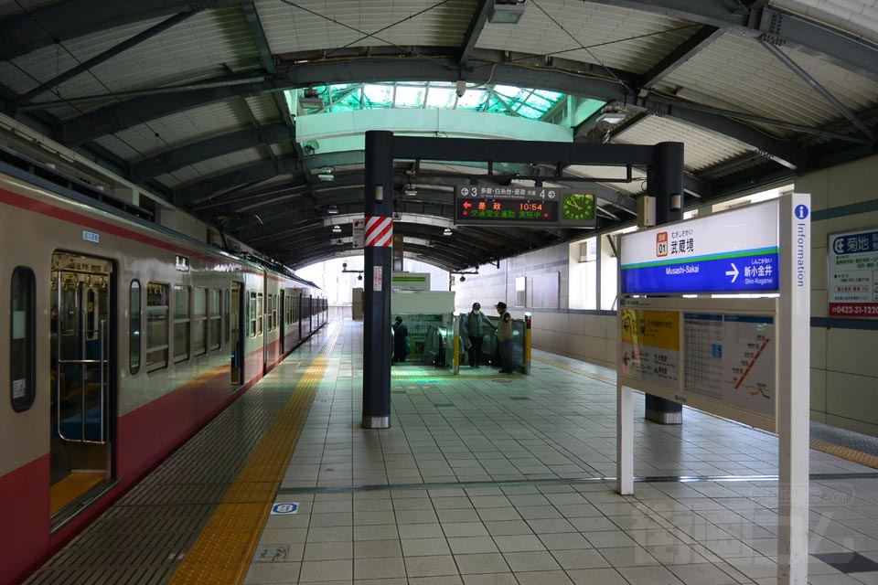 西武武蔵境駅ホーム(JR多摩川線)